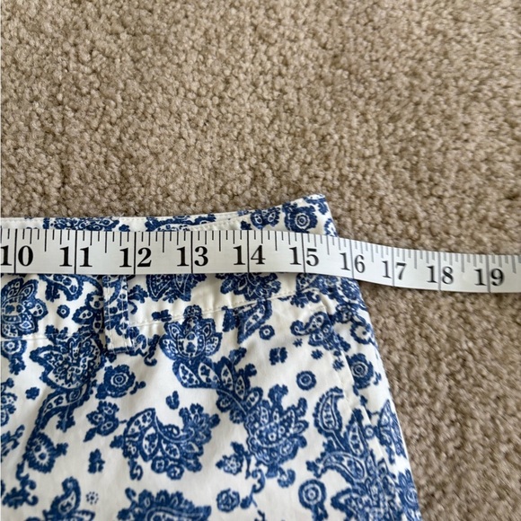 J. McLaughlin Petal Scalloped Shorts Blue White Bandana Paisley Print 6 (31) - Picture 11 of 12
